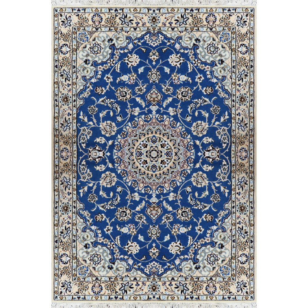 فرش دستباف نایین آبی نقشه لچک و ترنج ۹ لا گل ابریشم – ذرع و نیم (۱۱۰×۱۶۰ سانتی‌متر) – کد ۹۰۴