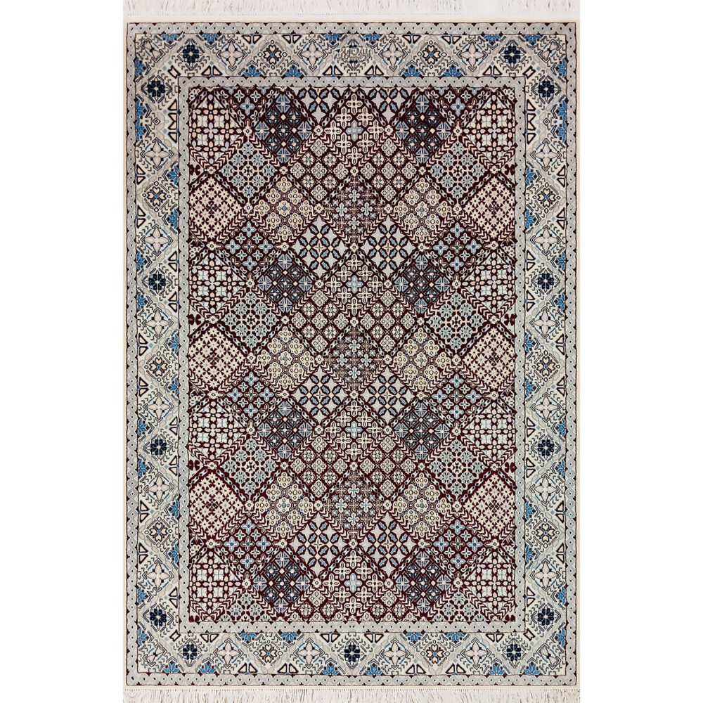 فرش دستباف نایین لاکی نقشه جوشقان ۶ لا گل ابریشم – قالیچه ( ۱۲۲ × ۱۹۵ سانتی‌متر) – کد ۱۰۹۹