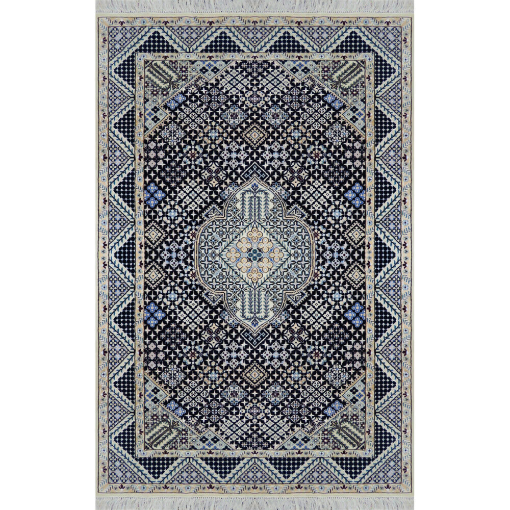 فرش نایین طرح جوشقان دستباف سرمه‌ای ۶ لا گل ابریشم – ذرع و نیم (۱۰۰×۱۶۵ سانتی‌متر) – کد ۹۲۰